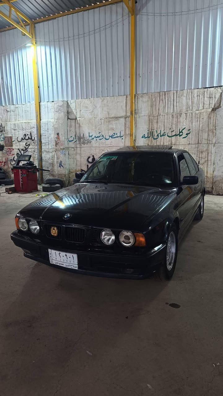 السلام عليكم PM للبيع 525 بليتا سنوية موديل 1993 السيارة مكفولة بدون ضربة وبدون حادث السعر 65 وبيها مجال العنوان موصل الشجراي يتصل علا هاذة الرقم *********** رقم الكورك ***********
