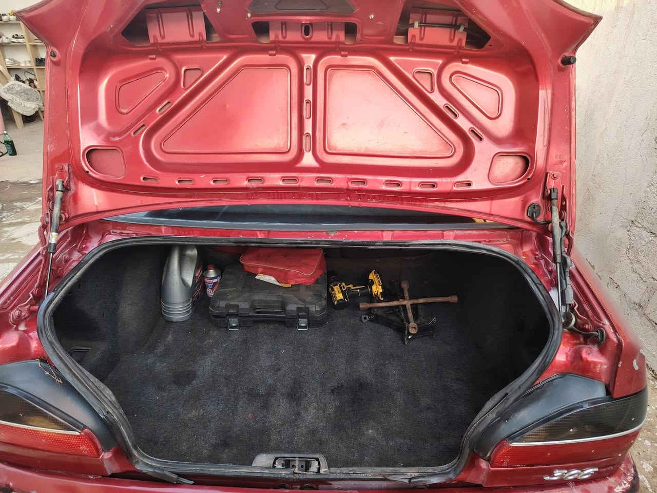 للبيع بيجو ٣٠٦ موديل ٢٠٠٢
السيارة شوفة عيونكم نظيفة وخير من الله صدر امامي خلفي تخم تاير جديد كير محرك خير من الله
تحويل مباشر شوكت متريد رقم انكليزي جديد هزة صاعدة
السعر ٤٥ وبي مجال
الرقم ***********
