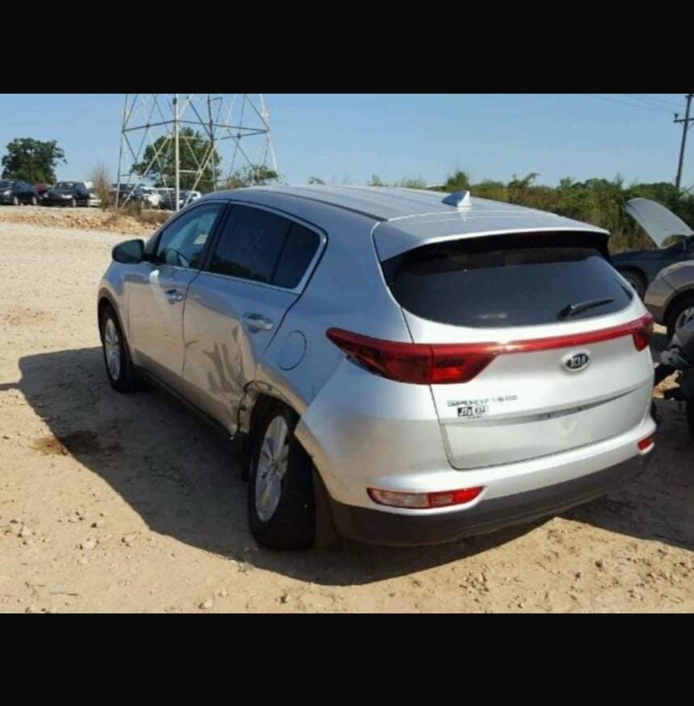 كيا سبورتج موديل 2017 رقم ميسان بأسمي وارد امريكي حادث باب خلفي