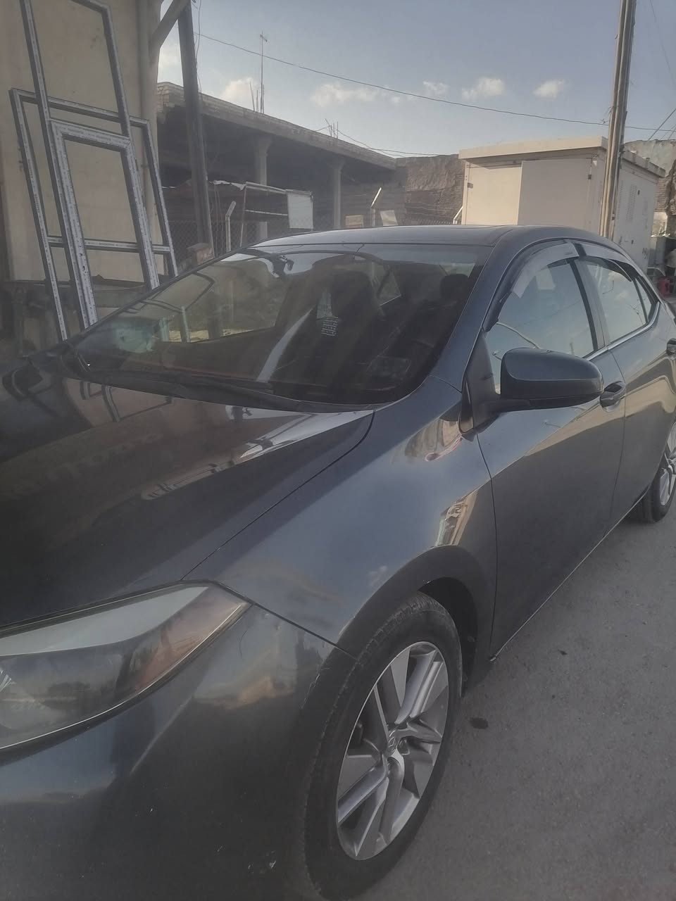 كورلا موديل 2014 وراد امريكي بصمه فتحه كشن السايق كهربائي لون رمادي ظربته جنطه فقط ***********
