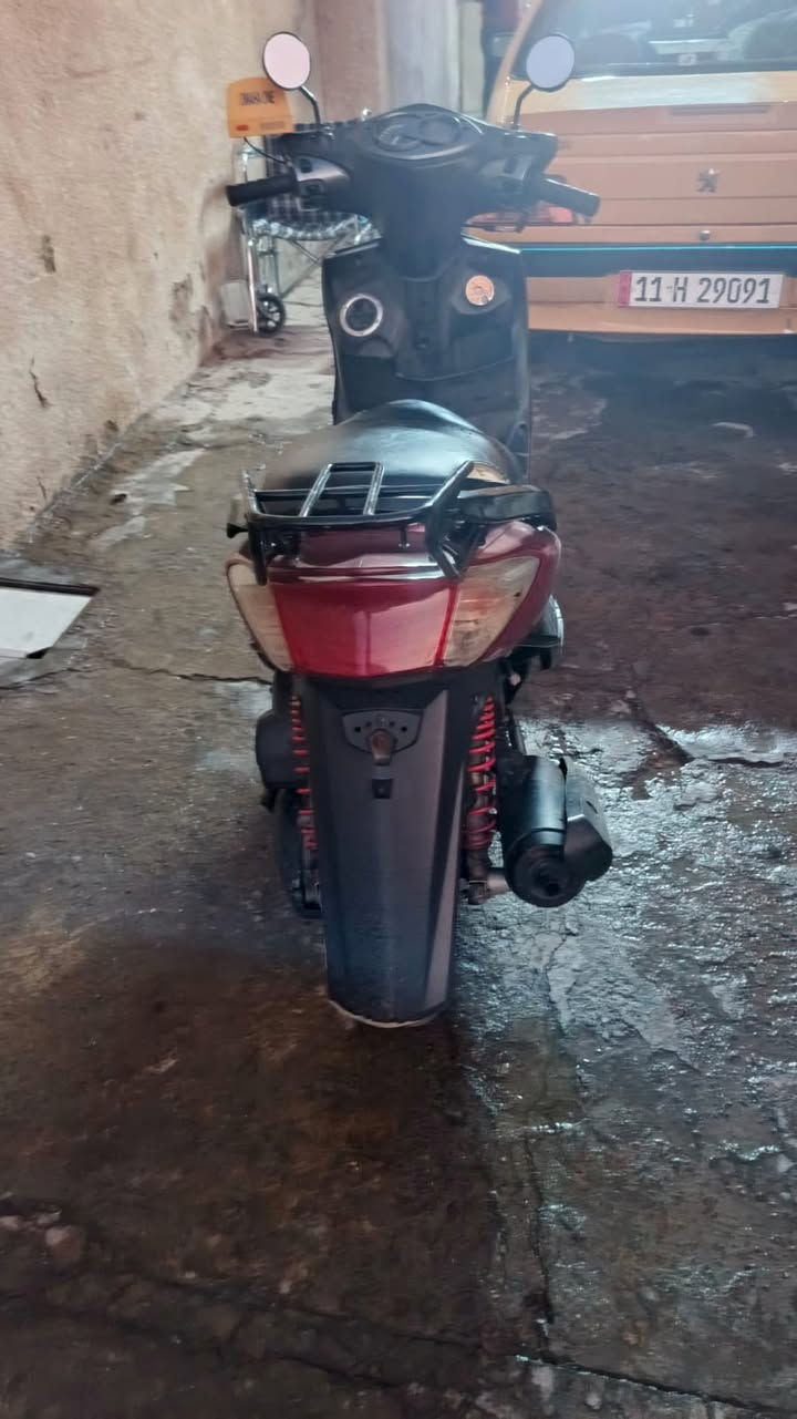 سلاام عليكم دراجه سكنس فحل كابريتر دراجه نضيفه مثل ماوضح بل صوره دراجه نكره بكل وقت سلف وهندر سعر ٥٠٠ وبيهه مجال مكان بغداد البلديات ***********
