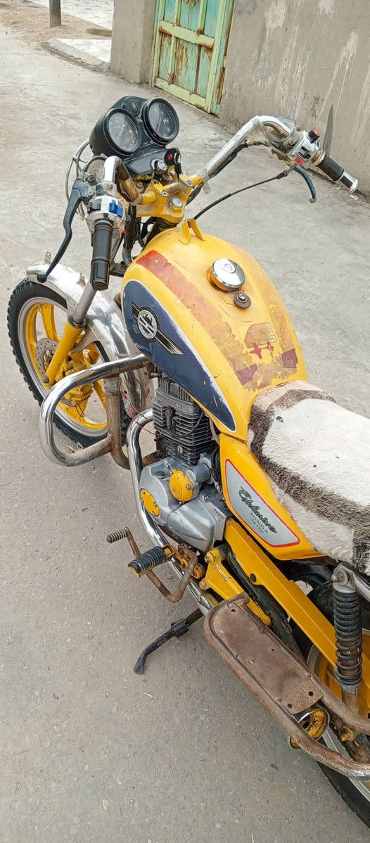 سلام عليكم أخوانـــــــــــــ #للبيع
دراجه نوع تايموته حلوه مبدل بيه بستم 
شلعه وقوه ومشي كلهن موجودات ول دراجه كلك 
تجي تفحص وشوف بعينك ما بيه اي نقص 
مكانه سوك الشيوخ كرمت بني سعيد للي مهتم يتفضل خاص ويدلل ــــــــ


**إذا كنت صاحب هذا الإعلان وتريد حذفه لأي سبب، رجاءا أرسل رسالة إلى الدعم الفني**