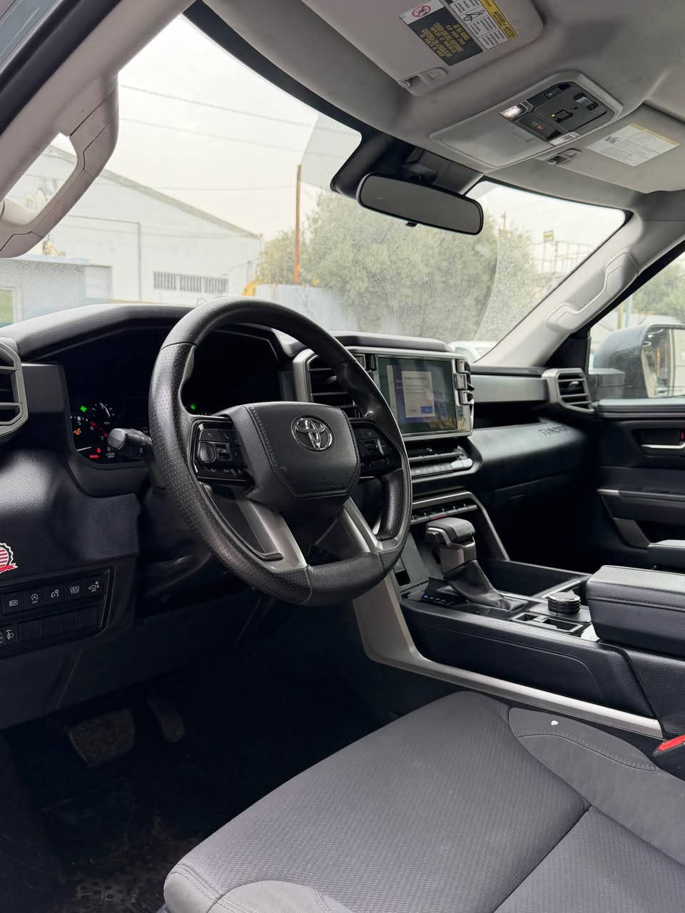 سلام عليك 
سياره اول شي مرقم جاهز بدون مصرف
سياره معلي عل امريكا الدبلات 
و تاير و ويال جبالي✅💯
سياره موصفات SR5
دبل اكسل 4x4
بس باب سكن صبوغ و ٣ مكان تعديل بارد
بدون ايرباكات و بدون دواخل شرط
سياره تحويل شرط
سعر:337و مجال
***********واتساب
و مع تحياتي لل جميع أربيل, العراق
