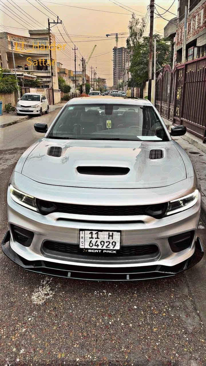 جارجر موديل ٢٠٢٢  SXT plus
 محدثه كت كامل وايد بدي السيارة ماشيه ٧١ ميل 
مواصفات لبلاس معروفة فوول مواصفات 
كشنات جلد تدفئه 
فتحة
مري قلاب ورادار بلمري
بصمه
شاشه وسط 
رادرات
تبريد قطعتين 
موصفات هواي بعد…
السيارة بدون ايرباك حادثة باب الصدر والسونار مرفق بلصور  
مصروف عليه السيارة كت وايد بدي وحدادية جديده كامله من كلشي 
بلعافية على الياخذة
سعر ٢٣٢ وبيها مجال قليل 
***********
