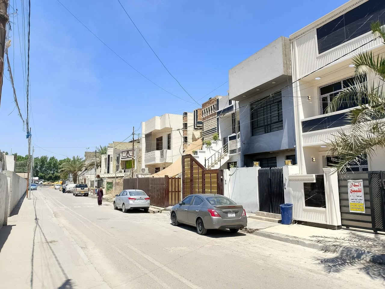 بيت للايجار جديد طابقين   حديث مساحته ٧ ٩ م  بالدورة بداية شارع ٦٠ .أستقبال ومطبخ سيراميك وغرفة نوم كبيرة وخدمات والطابق الثاني غرفتين نوم أكبار وحولي وخدمات مع بالكونه حلوة وبيتونه ترهم غرفة نوم رابعة  وسطحين  . وبموقع ممتاز وقريب جدٱ على كافة الخدمات وشارعه عريض ويبعد عن السريع  ٠ ٤ م   .  . ويوجد مكان مخصص لغسالة الملابس والصحون .  

السعر  750 الف 
*********** واتساب
