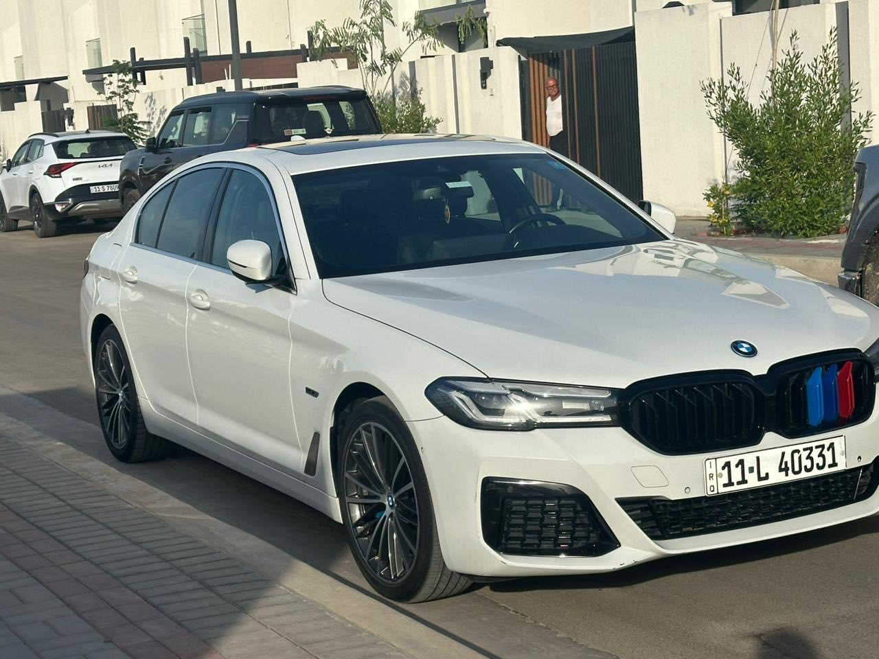 السلام. عليكم.  BMW530E
2023وارد امريكي  حادث جاملغ خلفي رصعة فقط والدعامية الاماميه فقط كير محرك شواصي لفود ايرباك كلة كفالة وبشرط الفحص ممشى السياره 83 الف كيلو 
السياره فول. مواصفات 
حساس امامي + خلفي 
رادار امامي +خلفي 
مري شفط + رادارات
فتحة سقف 
كشنات جلد وبقية الموصفات المعروفة بل E 
بيها فقط جاملغ خلفي صبغ  فقط والدعامية 
بقية السياره كفاله عامة رصع وخدش وتكحيل وبارد 
مكان السياره بغداد 
السعر 340 وبيها مجال بسيط 
***********
