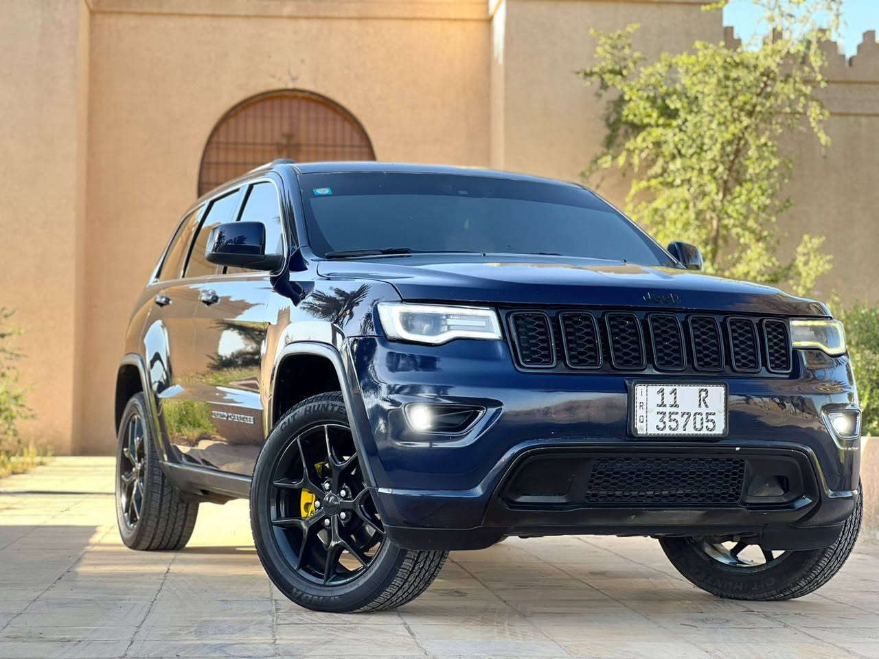 سلام عليكم جيب للبيع موديل 2017 امريكي رقم بغداد بسمي بيه جاملغ وبنيد بدون دواخل مكاني بابل رقم الهاتف ***********
