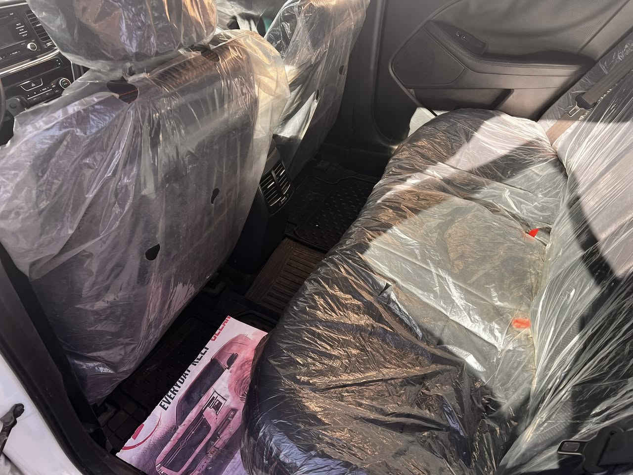 السلام عليكم شباب .. اوبتيما 2015 خليجي ابيض صدفي VIP بيها قطعتين صبغ والصندوق مبدل وبيها سنتيمين لحيم بسيط جداً من الشاصي جهة وحدة فقط موضح بالصور وماشية اكثر من 182000 كم .. السنوية منتهية قبل شهر ورقمها بغداد
السعر 12500$

المكان اربيل - ***********
