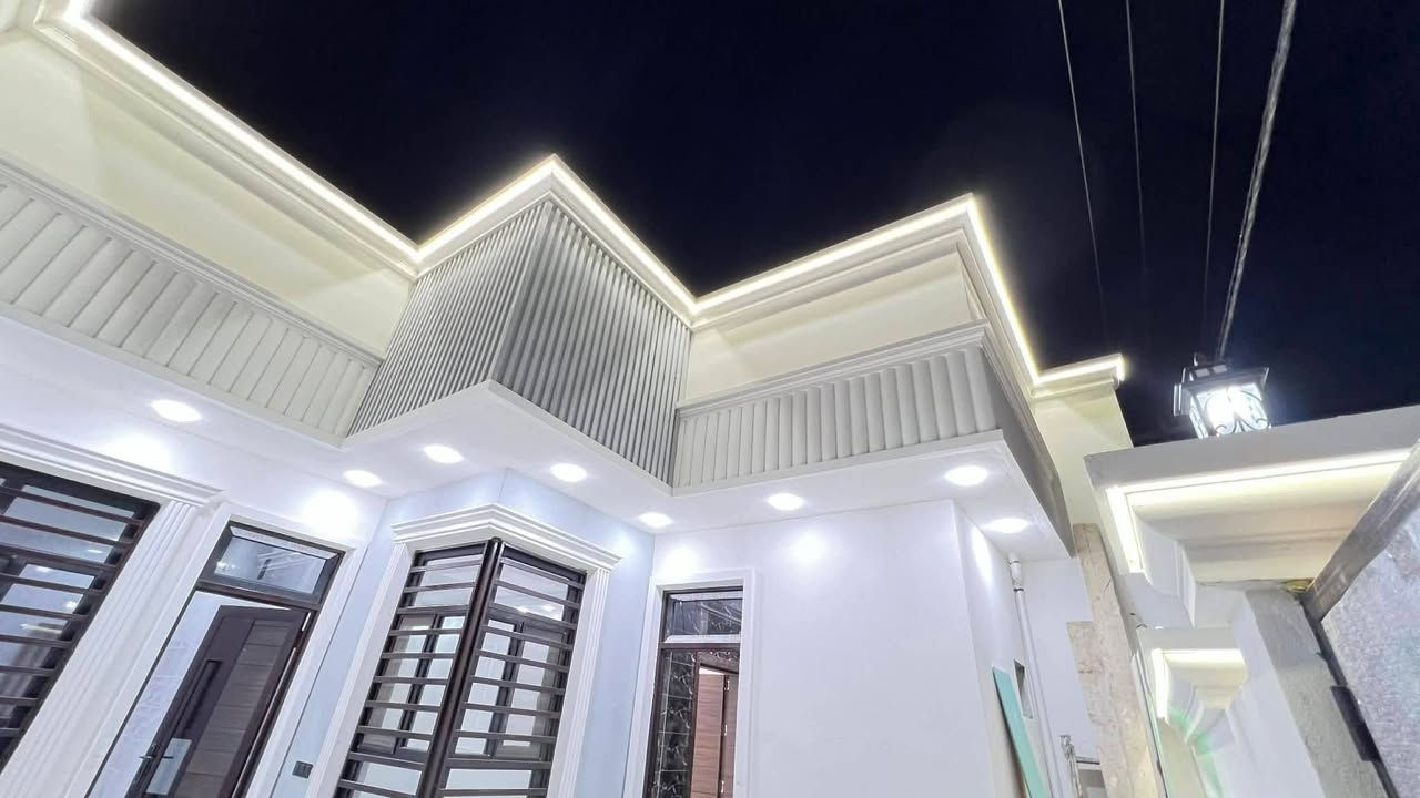 دار سكن للبيع
دار سكن للبيع
___
العنوان : حي الجامعة 
 داخل مجمع حيدر ابن حجي هندي النموذجي
بداية المجمع البلوك الأول قرب البوابة 
مجمع خدمات كاملة
كهرباء _إنارة _ماء _مجاري _ تبليط _ أرصفة_مولدة منطقة
_يقع على شارع بعرض 15 / M _موقع مميز  

-------------------------------------
زراعي سند 25 
بناء حديث  
غير مسكون
طابق واحد كونكريت مسلح

المساحة :200 / M

--------------------------------
 تفاصيل البيت 
____
غرف نوم عدد 2 نظام سويت، صالة عدد 2، استقبال، مطبخ(حار+بارد)، مجمع صحي عدد 2، گراج سيارة، حديقة

 ***********
