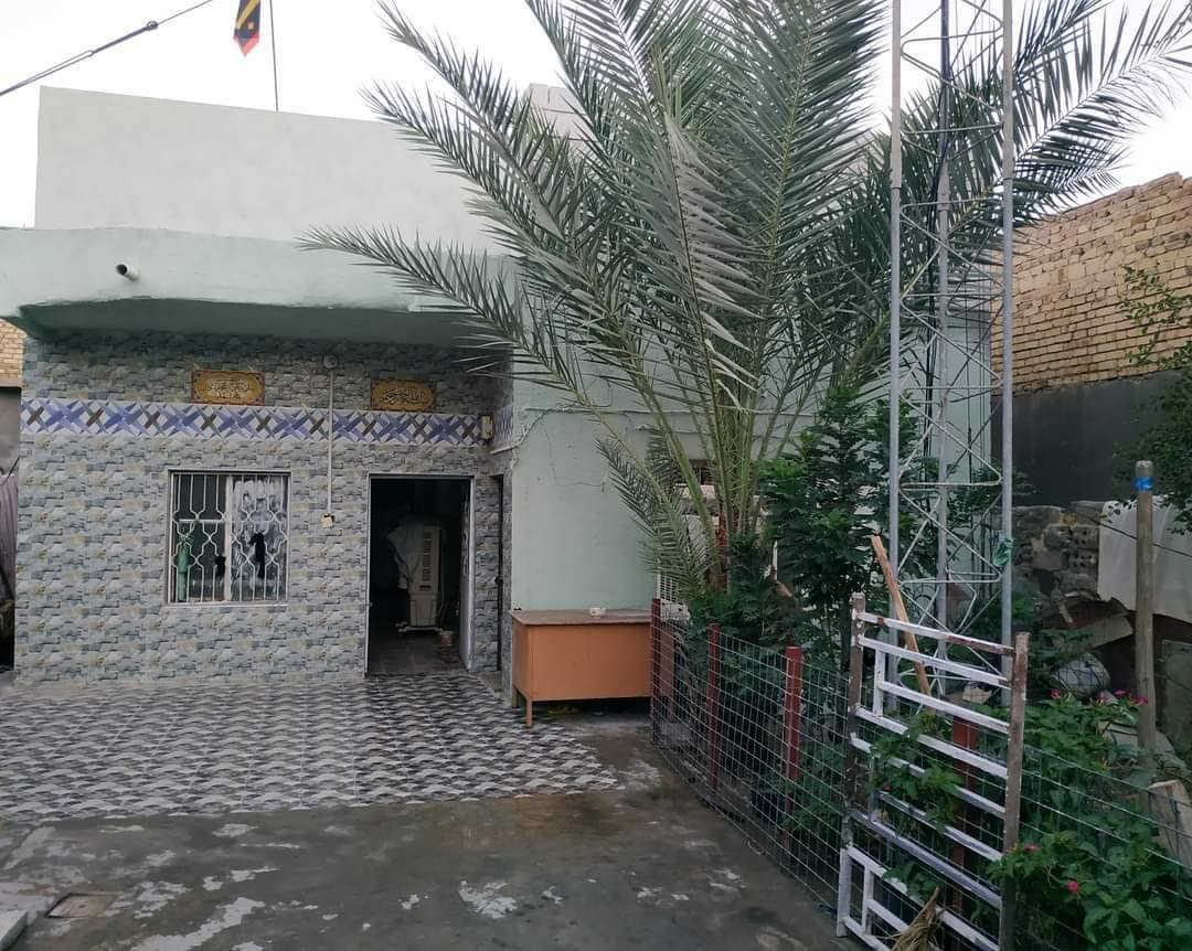 السلام عليكم بيت أوقاف قرب مدرسه الوقف الشيعي كل الخدمات موجوده ٤٠وبي مجال ***********
