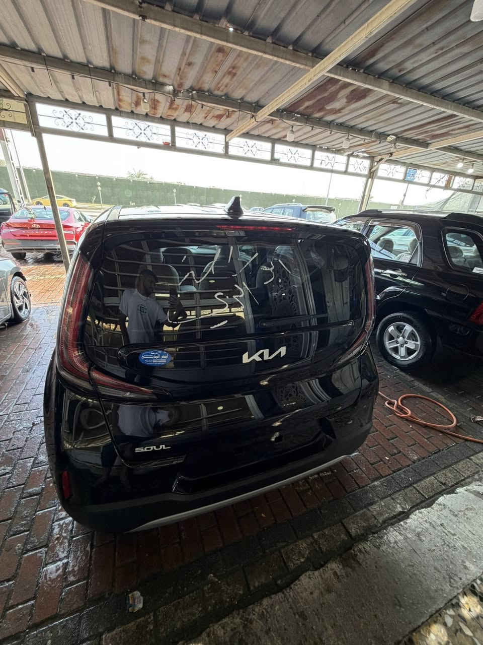 السلام عليكم للبيع فقط 
كيا صول موديل 2024 
كلين بدون حادث بدون فتح بدون ايرباك 
حادث موضح بالصور الدعاميه مفتوحه 
موجوده داخل السياره بدون دواخل 
ماشيه 17 الف دوخل جديد بسمي 

السعر بلاش 138 
العنوان بغداد 
الهاتف ***********
