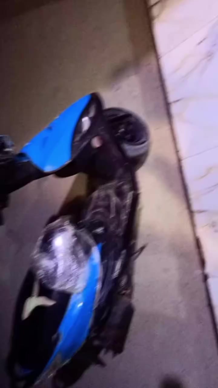 سلام عليكم دراجه للبيع سعر 225 دراجه  كلشي ما ناقصها متوازي علا بيعتها


**إذا كنت صاحب هذا الإعلان وتريد حذفه لأي سبب، رجاءا أرسل رسالة إلى الدعم الفني**