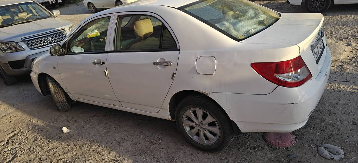 #للبيع
BYD f3 
موديل 2013 
_كير ومكينة كورلا بيكاتشو 1.800 جديد لا تبخير ولا تنقيص
_ رقم انگليزي سنوية لل 2033 باسمي 
_ مصبوغة عام ومكفولة من الحادث والغرق بيها ضربة بالجاملغ الخلفي  تخم تاير جديد  بگ لايتات جدد  مري جدد السيارة ترايك بيها وين مايعجبك السعر 60 وبيها مجال للشراي 
للاستفسار اكثر الاتصال على الرقم : ***********
