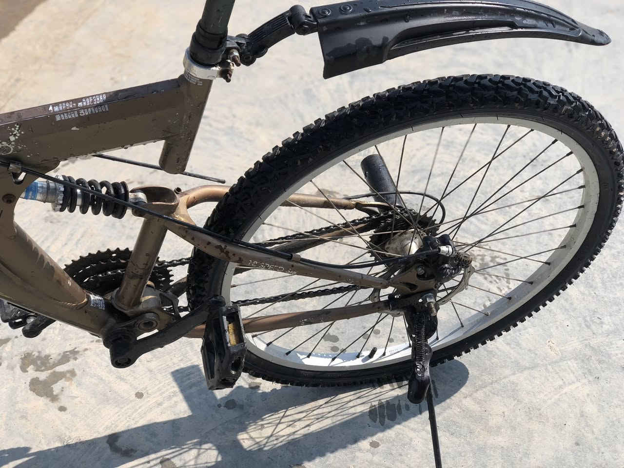 السلام عليكم بايسكل جبلي دبل وره او كدام بايسكل كدام العين نضيف بس ناقصه طفاريا كدام السعر 40 او بي مجال قليل مكاني موصل ايسر


**إذا كنت صاحب هذا الإعلان وتريد حذفه لأي سبب، رجاءا أرسل رسالة إلى الدعم الفني**