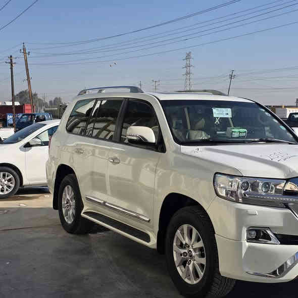 للبيع لاندكروز 2016  بريم اصلي رقم بغداد بسمي ماشيه 123 الف   مكان سياره بغداد جسر ديالى جديد بيها بنيد مبدل بلادي  وجمالغ بي بارد شبرين ومفتوح اتصل واحجيلك تفاصيلها سعرها 445  ورقه الهاتف ***********   ***********
