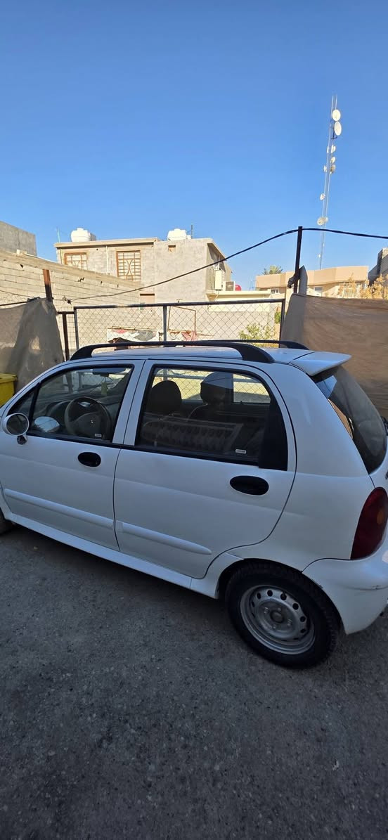 السلام عليكم .. كيو كيو 2013 
سياره نضيفه بحالة الوكاله بس نقصها اشاره أماميه وحده الثانيه موجوده وطخات خفيفه من الامام اما الداخل بحالة الوكاله
ورقم بغداد تحويل ثاني يوم كير و محرك مكفولات تبريد ثلج السعر 37 و بيها مجال
مكاني ديالى بعقوبه خرنابات ***********
