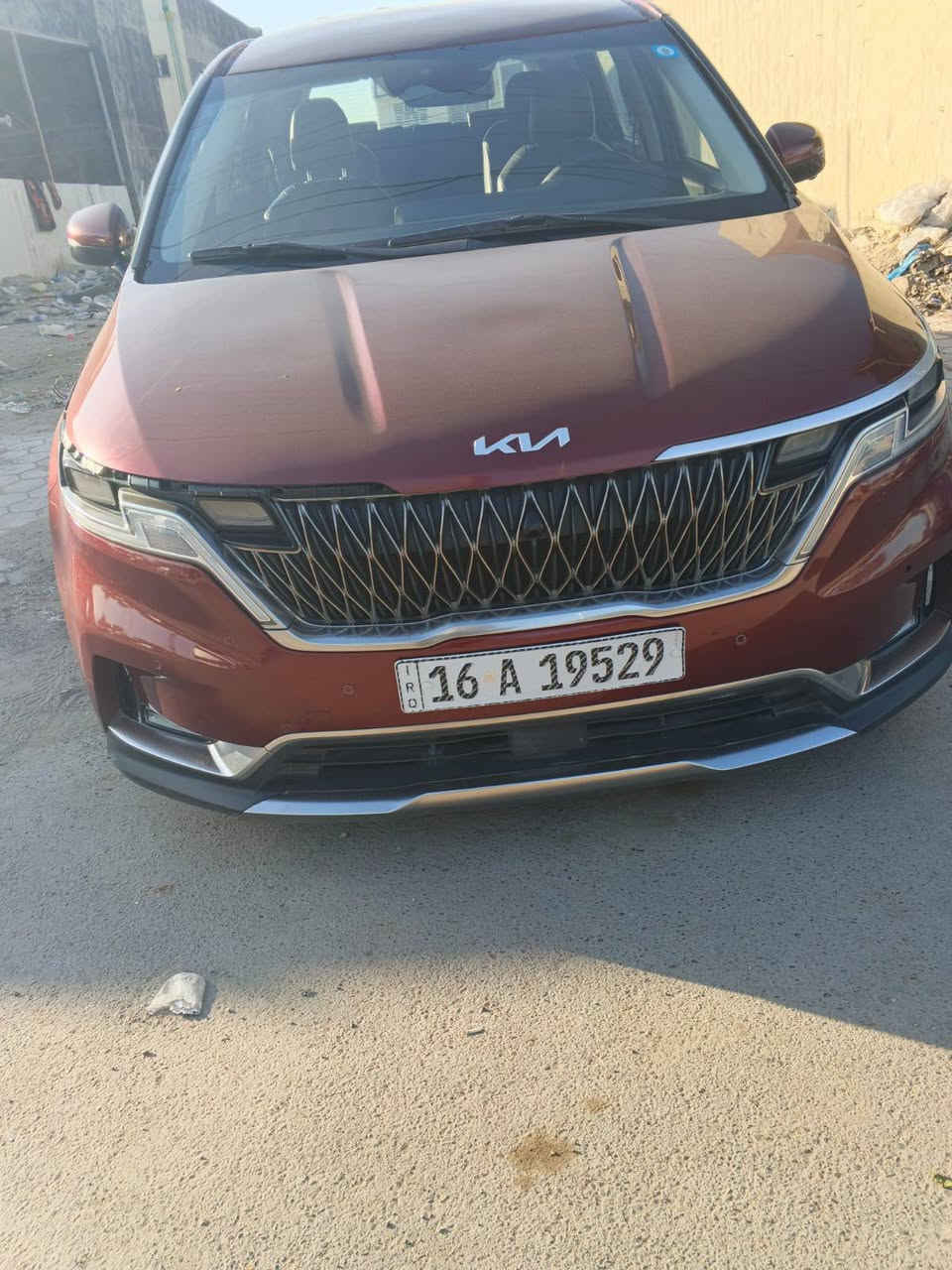 السلام عليكم 
كيا كرنفال موديل 24 
السعر 190وبيها مجال صبغ عام 
السياره ليبل واحد ما مبدل بيها أي قطعه
صور حادث بل منشور
بغداد المحموديه 
***********
