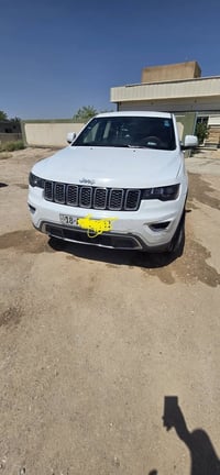 جيب لاريدو2017حادثهه قطعتين دعاميه امامي وباب الجنطه ومبدل بلادي سياره...