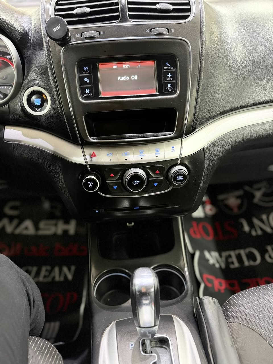 دوج جورني
2017 مكفوله بس تكحيل بيها
محرك 4 سلندر  2400 
حداديه جديده هسه شادها كامله خلفي وامامي 
السعر 122 وبيها مجال 
***********
