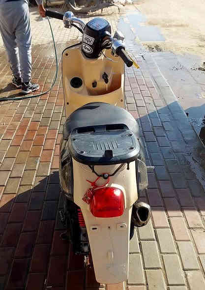 سلام عليكم دراجه للبيع نضيفه كلهه شغاله مفتوحه ابدل بستم ركات ولفات لاستيك ولف عل خاص ممتواجد للاتصال عل رقم***********
