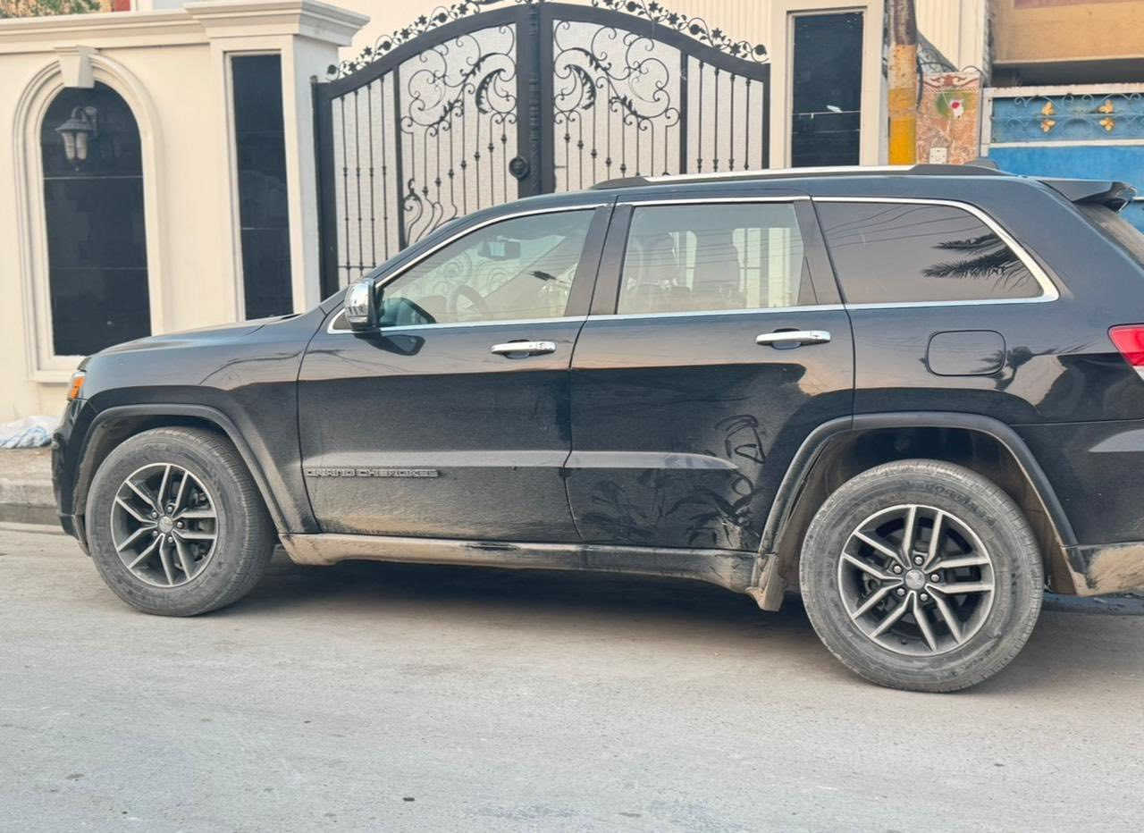 جيب شيروكي لمتد 2018 وارد امريكي السعر 150 ورقه المكان بغداد بأسمي
***********
