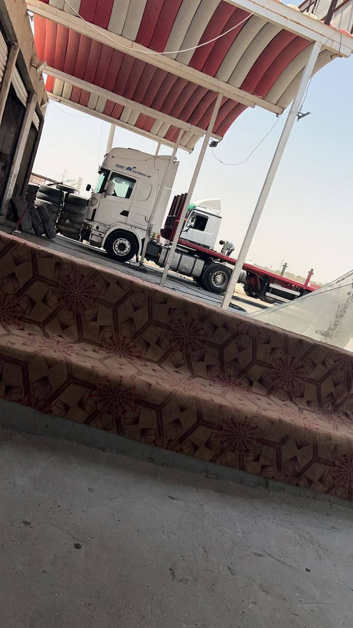السلام عليكم
سكانيا 2005 انجكتر
مكينه كير شاصي سنوية لل27 عربانه دناكير كلها مكفوله 
رقم بصره سعر 200 راس وعربانه مكانها البصره 
للاستفسار الاتصال
***********
مكلف بالنشر
