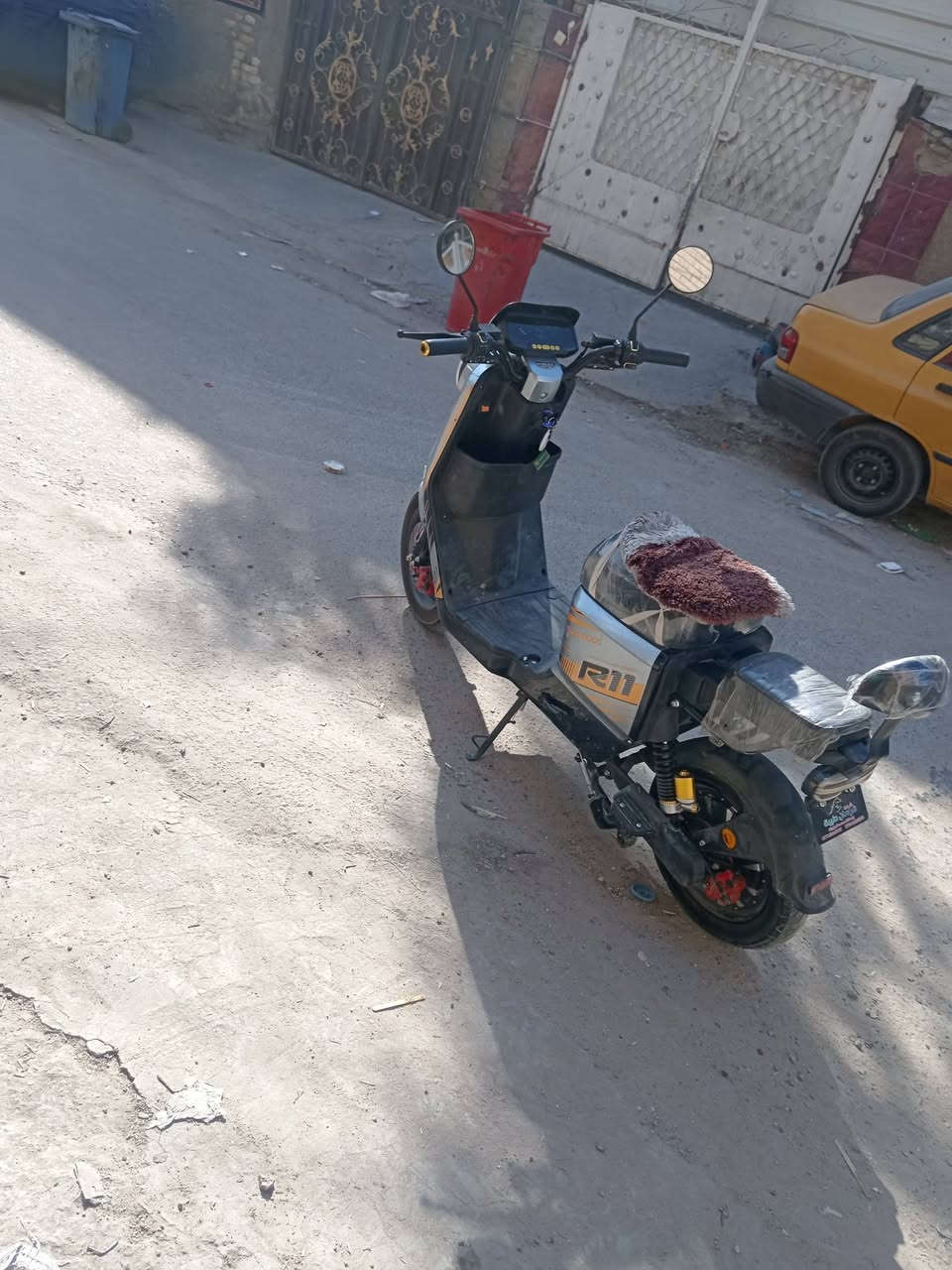 (مستعمل اقل الشهر)
دراجه شحن R11 

موصفات :

ملف 2000

اربع نمر مع خاصية الرجوع إلى الخلف،

سرعة 120

بطارية عدد 5 كبار

64 ڤولتيه

سماعه بلوتوث مدمج

تشغيل عن بعد 

وتجيك بثلاث أنظمة تشغيل:

كارت + سويج + بصمه

نضام حماية من السرقه

نظام مكابح بريك هيدروليك ديسكات أمامي وخلفي

شاشة عرض ديجيتال لعرض السرعة ومستوى الشحن

إضاءة LED أمامية ونظام إشارات

مراوس بدراجة ماكس بوليسي لو عصفورية بشرط تكون أمانة الله نظيفة

الواتساب ***********
