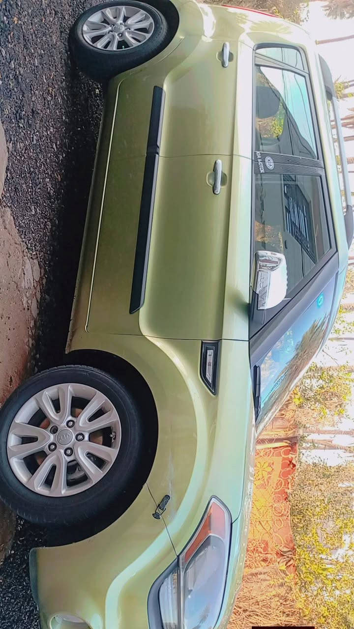 السلام عليكم البيع كيه صول موديل 2013  رقم نكليزي بغداد بسمي كير ومكينه مكفولات سونار موجود ناشره سياره جاهزه مكيه 1600 شادلها منضومه كاشان يعني سياره بلمشي صاروخ السعر 92  مكاني جزيرة بغداد سياحيه ***********
