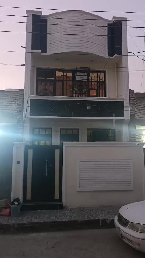 دار للبيع 100متر طابقين ٣غرف نوم واستقبال وصالة وملحقات طابوزراعي سند ٢٥ البلديات ظياء الحلفي قريب على الشارع العام مال الفضيلية وقريب على مدرسة ظياء الحلفي  السعر ١٤٥وبي مجال البيت جديد وفارغ حاليا للاستفسار الاتصال على الارقام التالية 
مكتب الاخوين للعقار ***********حمزةالغراوي
***********محمدالشمري
