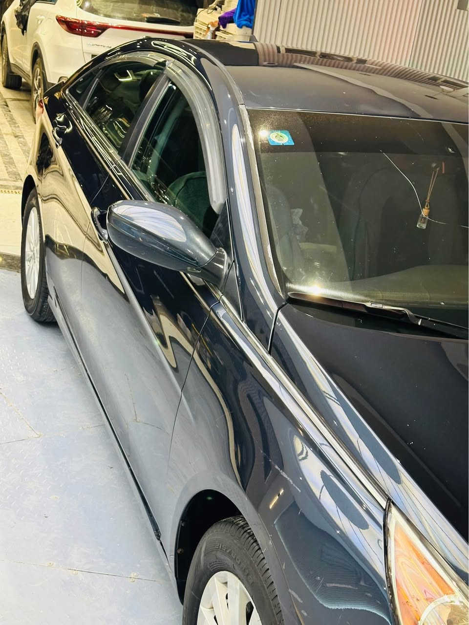 سلام عليكم
سوناتا موديل 2011
وارد امريكي بيها فقط جاملغ سايق بدون دواخل
السيارة جديدة بمعنى الكلمة بل جيس مال بيت
السيارة رقم كربلاء مشروع وطني انكليزي باسمي سنوية لل 29
منضومة زنون كاملة 
تخم تاير جديد
شاشة 
كامرة 
حساسات
ابل كاربلي +اندرويد اوتو
محرك جديد مال حاوية +تم اعادة بنائة من الصفر مصروف عليه 11 ورقة بس المكينة اويل بم زغير وتعديلات هواي بعد (لا تبخير ولا تنقيص)
محرك وكير كفالة ماشية 116 فقط هيج مشي على هيج موديل وحالة تعتبر جديدة السيارة مال بيت
خير من الله 
متواجد بل مسيب +كربلاء
.. السعر 113 وبيها مجال للشراي 
***********
