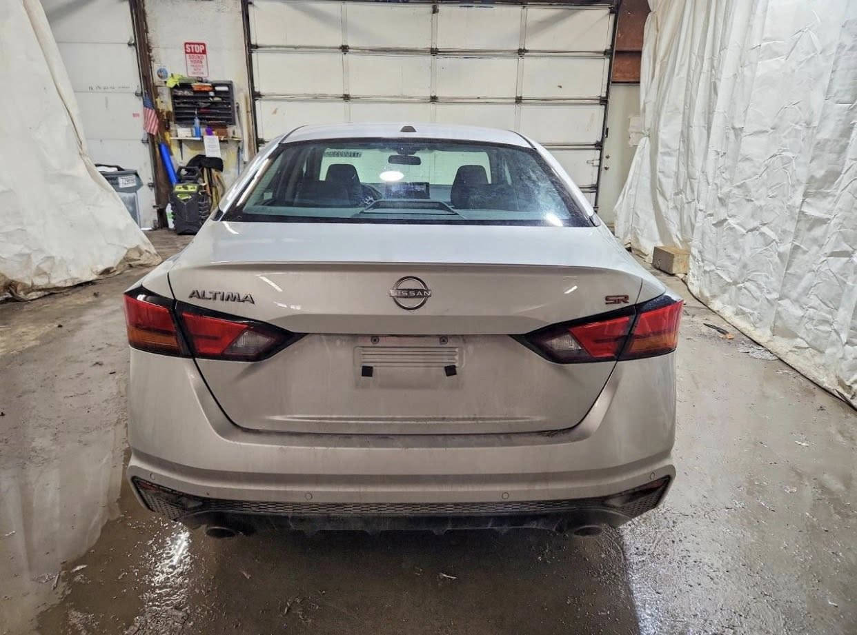 🔹السلام عليكم ..

🔹نوع السيارة …
‏♦️NISSAN - ALTIMA - SR - 2025

♦️تاريخ المزايدة غداً الاربعاء بعد السادسة مسائاً
2026 - 2 - 18

♦️عداد المسافات - 22 الف ميل فقط .
♦️الاسطوانات - 4 سلندر .
♦️حجم المحرك - 2.5 .
♦️الوقود - بانزين .
♦️فتحة سقف
♦️شاشة كبيرة 
♦️تشغيل عن بعد

♦️الأضرار  :- حسب الصور المرفقة  ..

🔹للدخول الى المزاد او شراء سيارة
🔹او اي استفسار يرجى التواصل مع …

🔹شركة الناصر للمزادات وتجارة السيارات🔹

♦️زياد الناصر -  ‭***********
ايهم الناصر - ***********♦️

📍صلاح الدين - قضاء العلم - قرب البطاقة الوطنية📍
