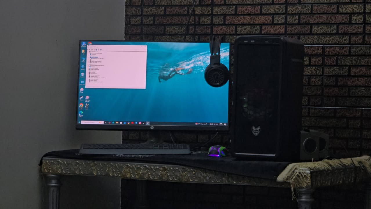 المعالج (CPU): AMD Ryzen 5 3600
كرت الشاشة (GPU): NVIDIA GeForce GTX 1050 Ti
الرام (RAM): 16GB
التخزين:
SSD سعة 120GB (للنظام وسرعة الإقلاع)
HDD سعة 2TB (خزن كبير)
اللوحة الأم (Motherboard): B450M
مزود الطاقة (Power Supply): 500W
للبيع السعر خاص أو الاتصال 
(***********)
