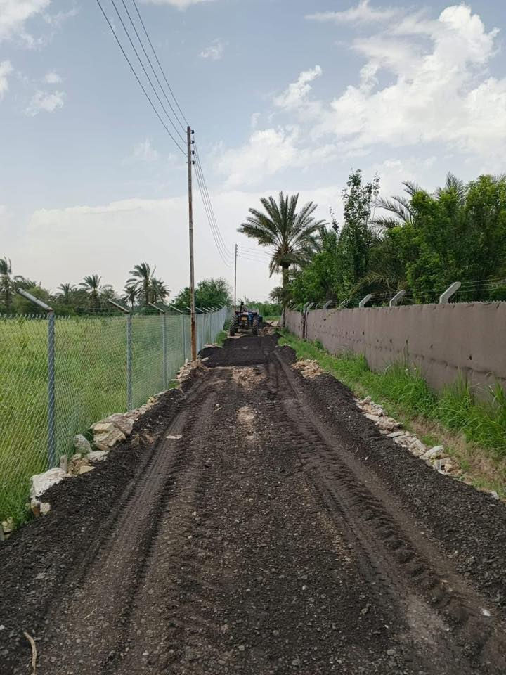 السلام عليكم 1500 متر للبيع طابو ملك صرف تحويل باسم المشتري وجه 26 متر خدمات كامله ماء كهرباء سحب تبليط كافه الخدمات ترهم مزرعه أو استثمار تبعد عن نهر دجلة 500متر العنوان بغداد المدائن مدائن قرب شارع سيد علي ***********
