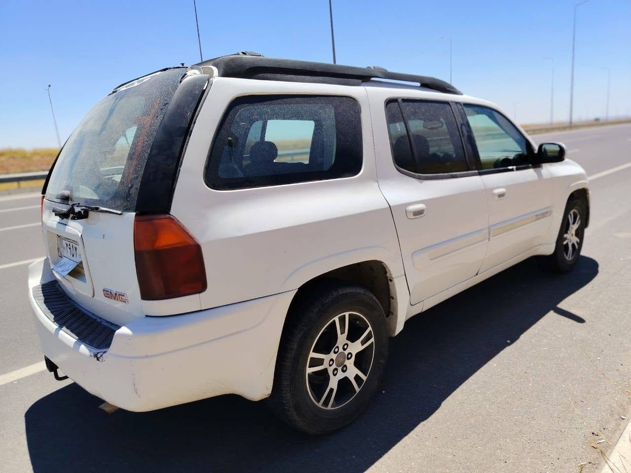 فرۆشتنی خێرا 
GMC 2006
مەکینە ڕەشی مەرغوب 
گێڕ تۆماتیک 
شەش پستۆن
ناو فۆرمیکا
بەس سلایت نیە 
دوو سێ پارچەی بۆیاغە من بەعام دەیفرۆشم
لێدران و وەرگەڕان و موس و براوە بەشەرت
چوار تایە و ویلی خاوێنی لەژێرە
گۆڕینەوەش دەکەم بە سەیارەیەک بەدڵم بێت 
لە هەولێرم موشتەری تەلەفۆن بکە یان نامە بنێرە 
***********
*********** أربيل, العراق
