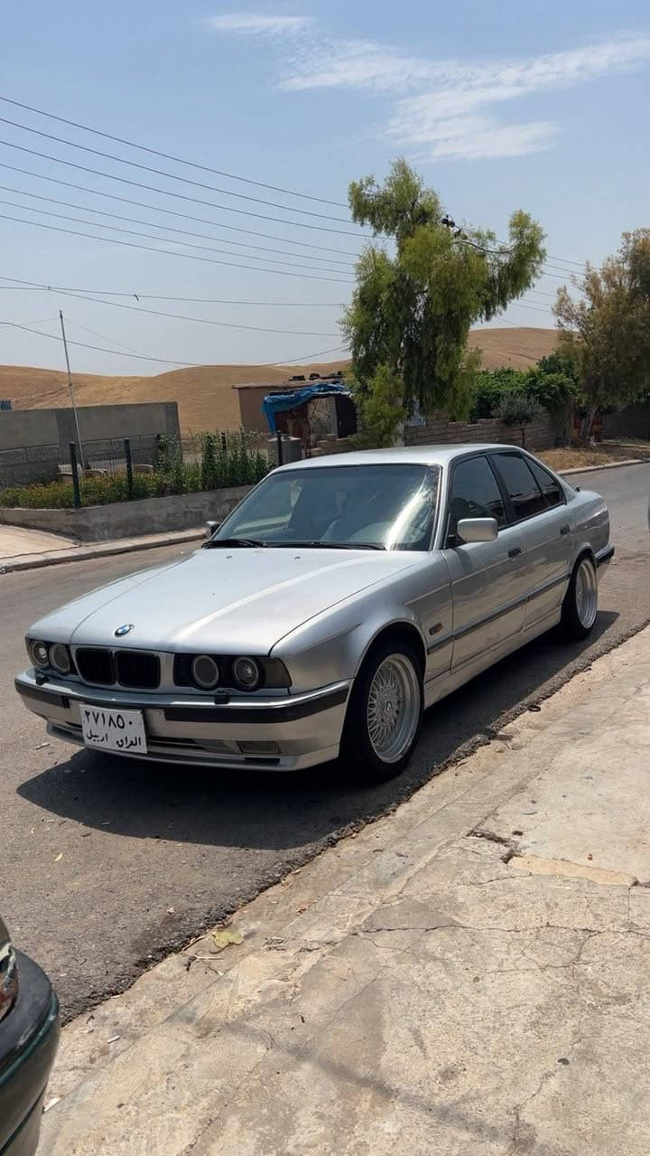 Bmw525
كئر تؤماتيك مؤديل1993
سياره بئ دعم و ليدرانه عام به خه بؤ جواني   جوار تايه ويل لؤك كاره باي به شه رت ته قه و رقه به شرت كئر و مكينه به شه رت اولياته يعني به ناو ناكريت سحري 32 مجال شوين ئاكرئ
***********☎️ أربيل, العراق
