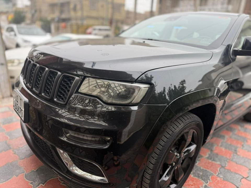 السلام عليكم بدون ايرباك 
جيب S فول مواصفات محرك 6 سلندر 3600
الموديل  2016 
لون اسود
رقم بغداد 
وارد امريكي 
حادثها دعامية  بدون ايرباك بدون دواخل 
تحكم مودات القيادة
سستم سماعات هارمن كاردن harman/kardon
دمام بالجنطه 
-بصمة تشغيل وابواب
-جنطة كهرباء
-حساس امامي خلفي
-رادار امامي
-رادار جانبي
-نقطة عمياء 
-مصابيح LED زنون عالي ناصي
-مصابيح متحركة مع المقود
-تدفئة مقعد السائق والراكب
-تبريد مقعد السائق والراكب
كراسي السائق والراكب كهرباء
-تدفئة المقود
-مقود كهرباء
-المقاعد من الجلد
-نظام قيادة اقتصادي ورياضي وعادي
-شفتات ستيرن
وبلوجكترات LED. زنون
-شاشة كبيرة 
-15 سماعة  
-نظام الملاحة والخرائط
-نظام تثبيت السرعة (الكروز)
-نظام تحديد المسار
-كاميرا دوارة اصلي
-تدفئة بالمرآة
-مرآة جانبية قلاب عند الرجوع
 -مرآة تعتيم عاكسة للضوء داخلية وجانبية
-اطارات حجم 20 اصلي
-بانوراما ع طول السقف
شاشة ودشبول
وباقي مواصفات معروفه بل S
السعر مناسب جدا
العنوان بصرة 
الاستفسار 
 وانا خادم للشراي ***********
