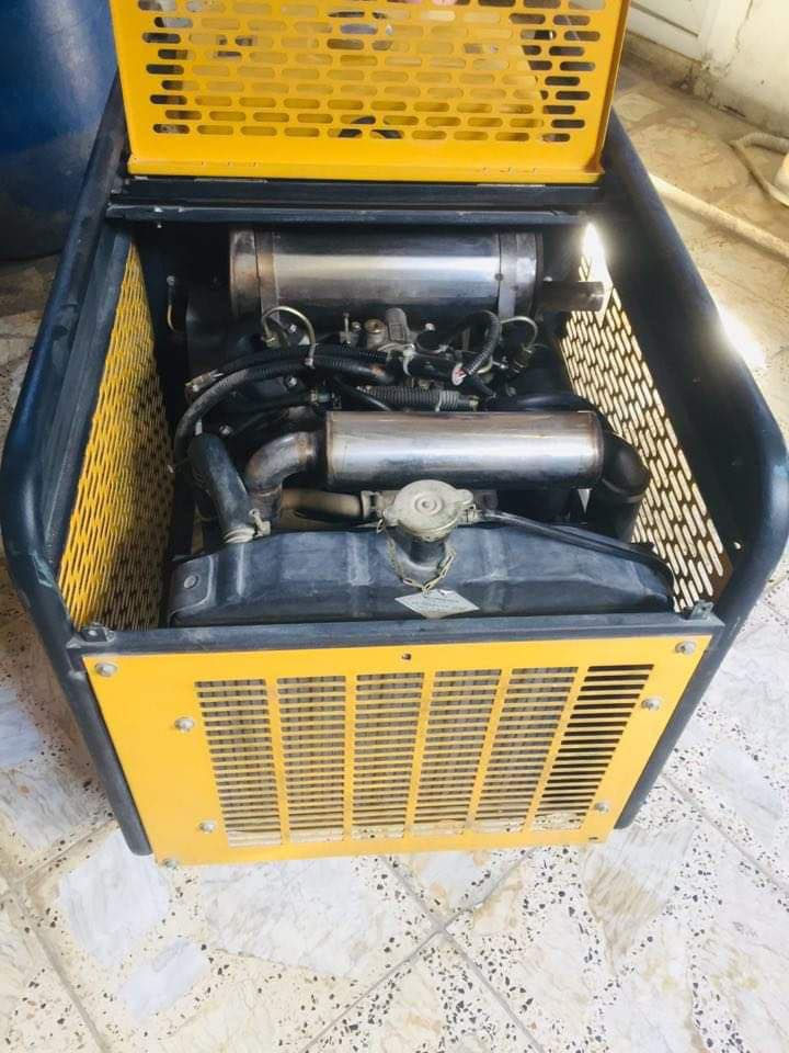 مولدة كيبور 
استخدام شهرين 
بستمين 
40 أمبير
***********
