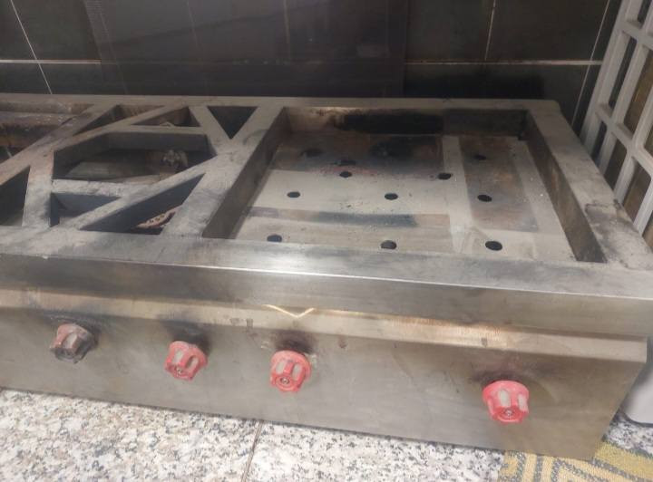 مرحبا طباخ ثلاث عيون ستانلس ستيل اصلي وثقيل الشراي يتصل على الرقم ***********
