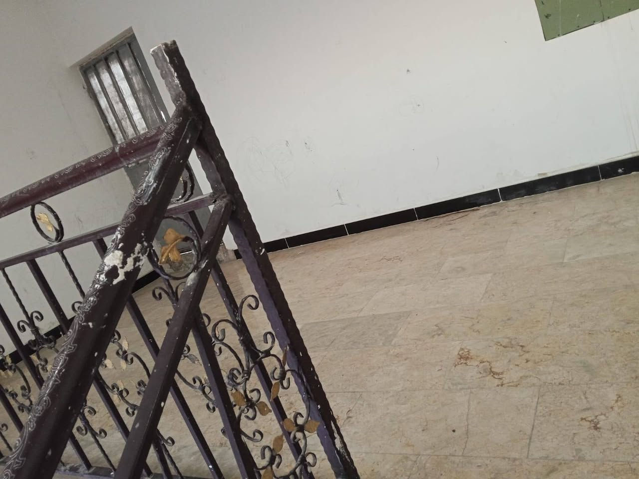 مشتمل طابق ثاني للايجار نظيف جدا في منطقه المعالف قرب مركز النبأ الاستفسار ع:***********
