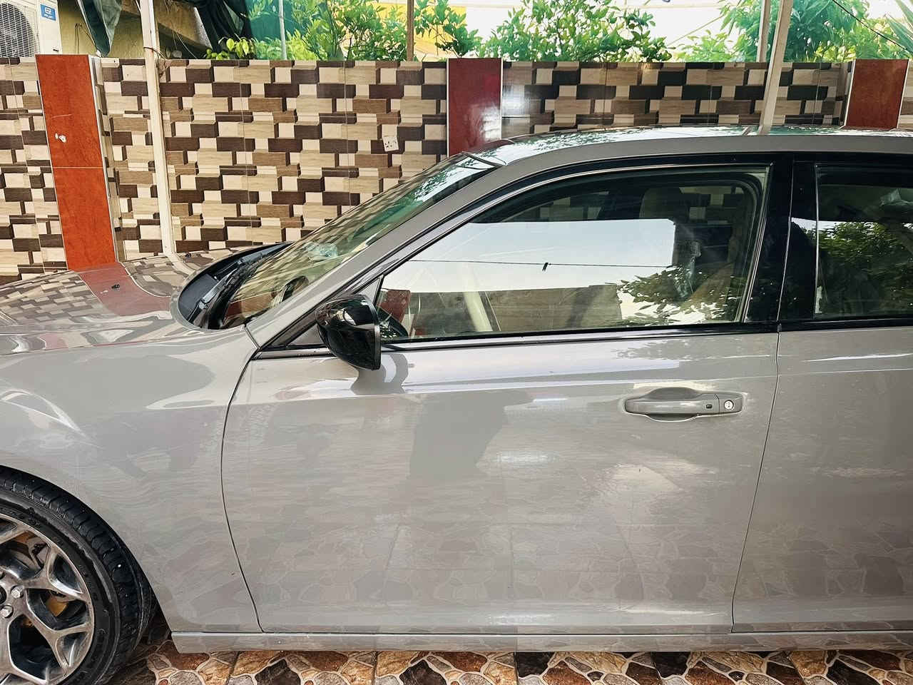 سيارة نوع كرايسر اوباما
سيارة نوع كرايسر اوباما
أصل 2018
المواصفات:
سي 300
دواخل ملكي ابيض
وارد كندي
رقم بغداد
لون سمنتي
السعر ٢٩٠ وبيه مجال
الموقع بابل
المحرك ٣٦٠٠
تخم تاير جديد
السيارة كفالة عامة شرط التحويل ما عدا شبر بالچاملغ الأمامي الأيسر صبغ بدون دواخل
للأستفسار الاتصال بالرقم 
***********
