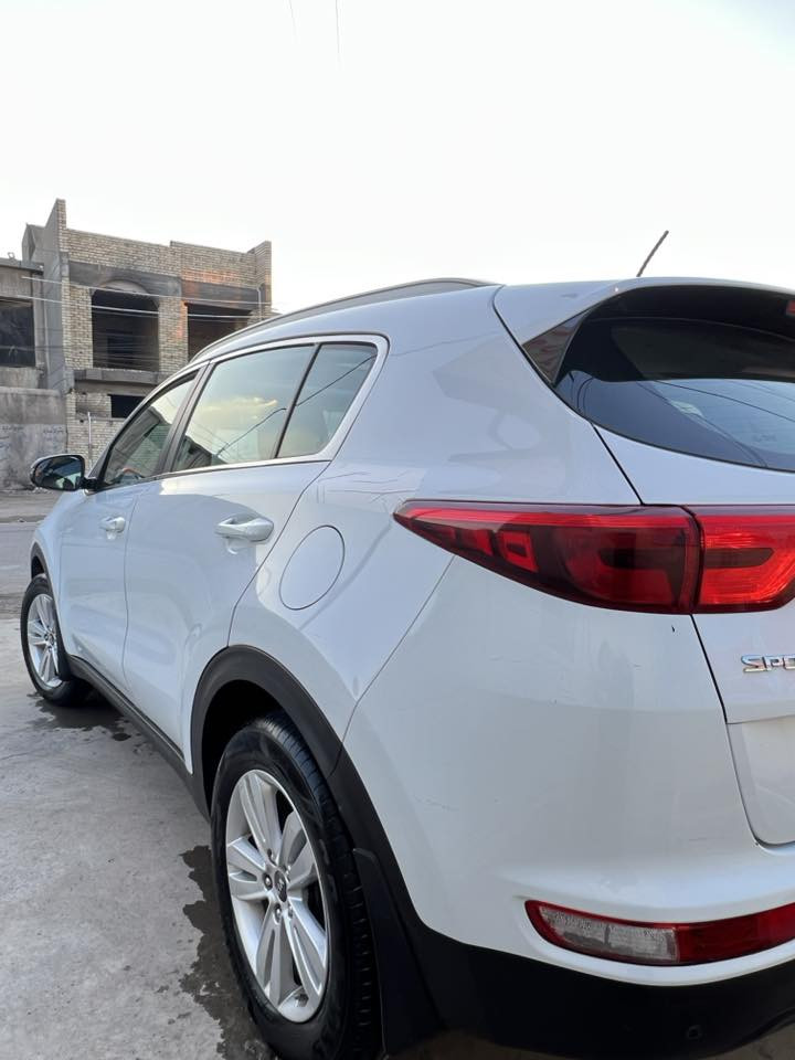 السلام عليكم
للبيع 
كيا سبورتجً خليجه 2018 محرگ 2000 دوشً 
لون ابيض  / قماره بنوراما  

بيها صبغ جاملغ ايمن  
  سونارات بلمنشور بدون اي دواخل 
محرگ كير  صدر كفاله 
بلادي جاهزه  سياره رقم سيلمانيه هزه وفحص  ورقم جديد 
باسمي  شخصيا تريد تحويل تريد وكاله 
السعر174 مجالها حگ الجيه 
مكانها بغداد المشتل او شارع فلسطين
  واتساب واتصال  
***********
