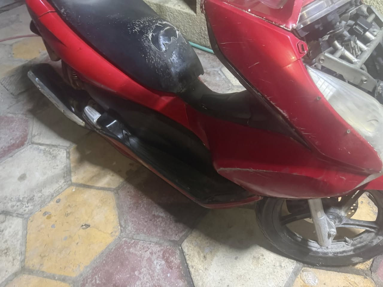 السلام عليكم pcx مكينه 150 ياباني JF طافيه ابيع كوم حديد سعر 500 وبيها مجال مكاني العبيدي.  كووم حديد  رقمي ***********
