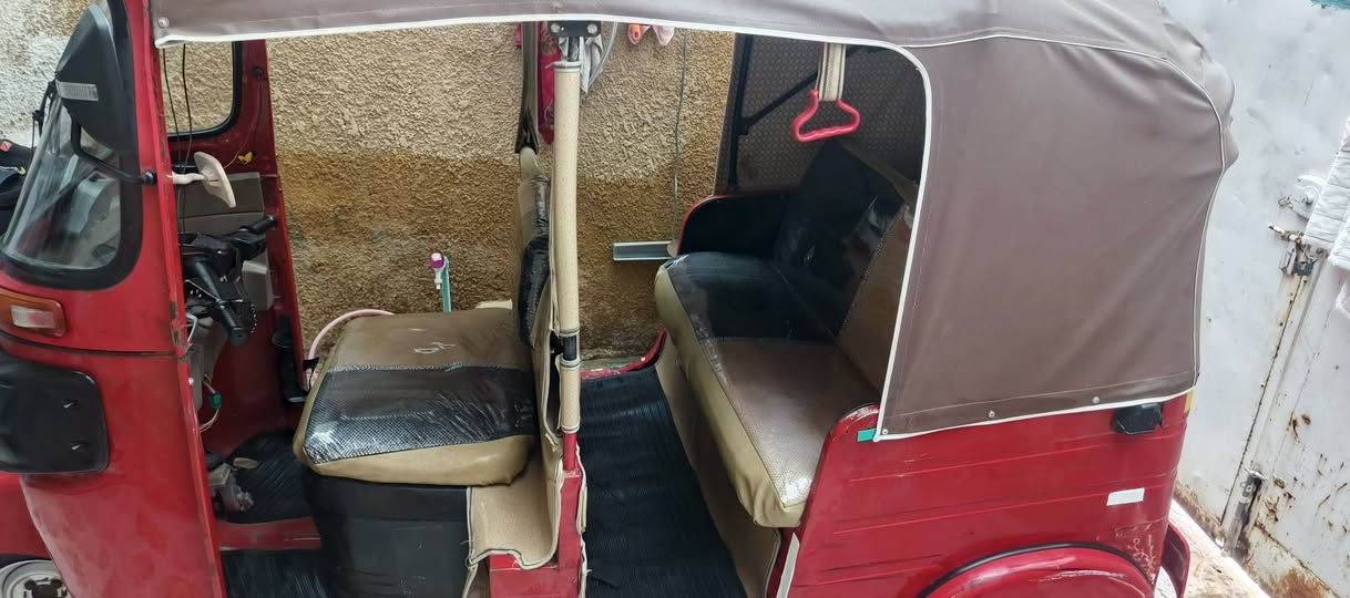 سلام عليكم تكاتك جازه للبيع مرقم باسمي ماناقصها برغي سعر 4800 ملاحضه بيها خياس بسيط ***********
