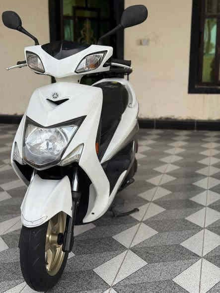 سلام عليكم سكنس لد كوري كارتون صارلي 20 يوم مطلعه من شارع ضلال ختم واحد ويه المحرك سوادات جديده ويل لون ذهبي السعر  مليون او600 وبيها مجال لاستفسار اكثر اتصل وخادم ‏‪***********‬‏
