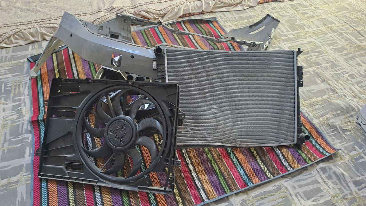 سلام عليكم. غراض كي فايف موديل 25 للبيع قيم واخذ الويل بيه فطر قليل دعاميه بدون شبابيك راديتر ومروحه فاتحن من سيارتي ***********
