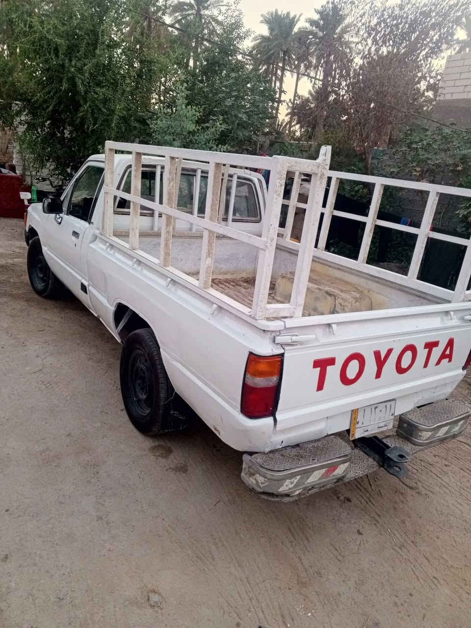 سلام عليكم 
بيكم موديل 1985 سياره حلوه ونضيفه
بيه كير ومكينه يخبلن تخم تاير جديد
مصبوغه عام وسياره بعده ما بولشه 
سعر 25 وبيهامجال مكان سياره كربلاء طوريج    ***********
***********
