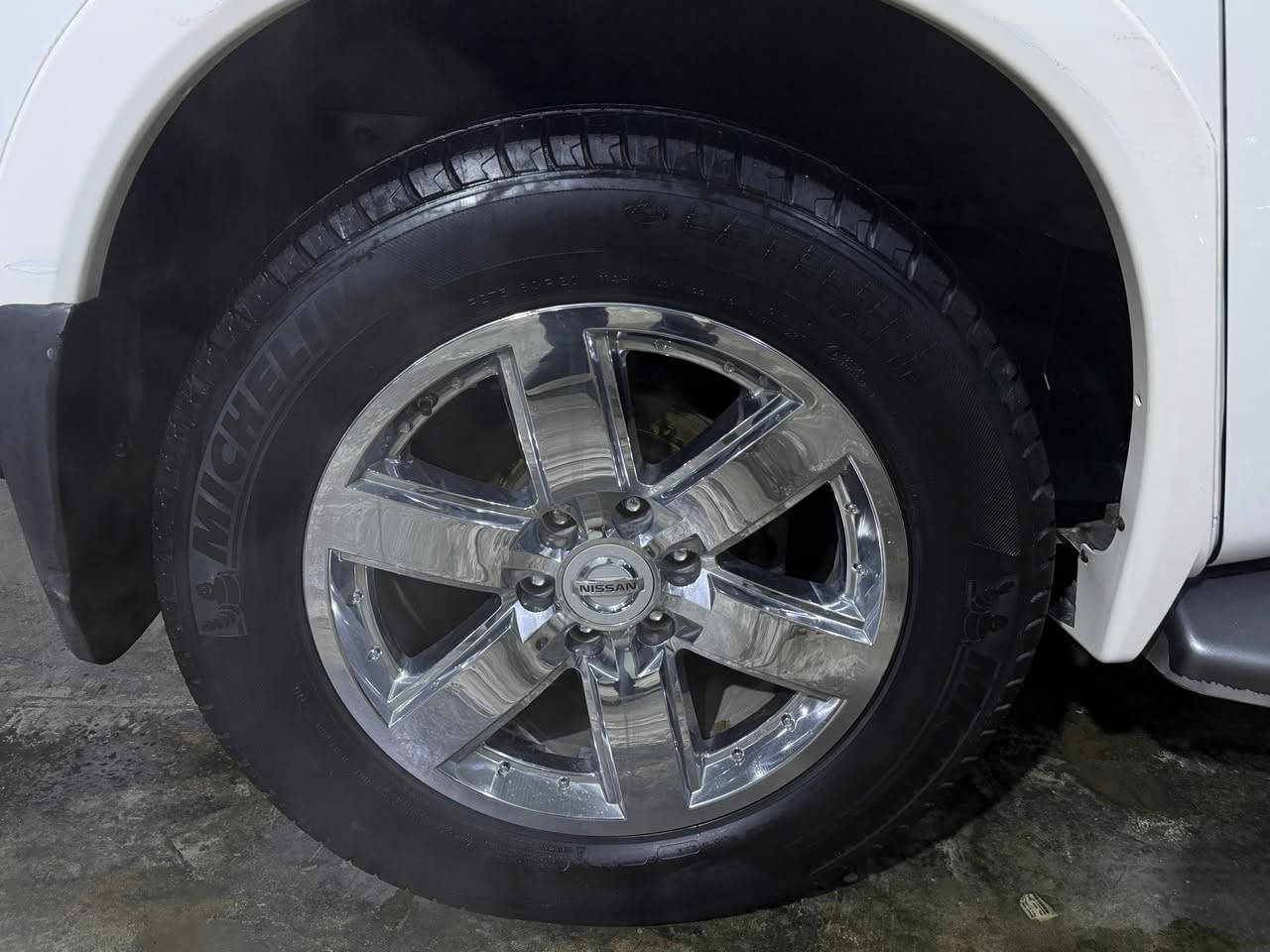 السلام عليكم ارماده 2011 خليجي وكالة ماشي 88 كم عل وضع شركة جديده لوك اخت زيرو تجي لسيارة حسب ماشي 10 ألف 
فول موصفات رقم بغداد بسمي مكان بغداد *********** باقي تفاصيل اتصال
