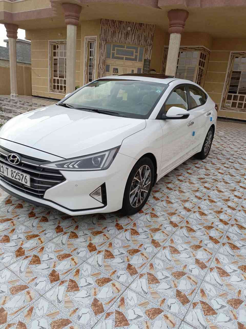 سلام عليكم 
النترا موديل 20 خليجي فول مواصفات 
رقم بغداد الدولي 
محرك 2000, دوش 
ماشيه 62حقيقي 
تخم تاير جديد صدر جديد بوضع شركه 
سياره جديده مكفولة كفاله عامه 
سعر 169
مكان الانبار الكرمه 
***********
***********
