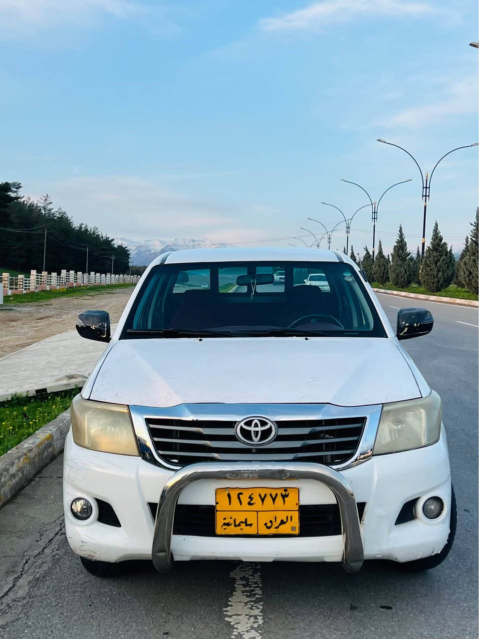 تیۆتا پیکاب هایلۆکس (مەرزیە) تاک ئەکسل 2010
گێڕ ئۆتۆماتیک..
پارچە ڕەش لەسەر ساغی
سیستمی غازی بۆ بەستراوە..
ناو سوور..
چوار تایەی نوێی لەژێر دایە..
مەکینەو گێڕ بە شەرت..
تەنیا قەپاغی کراوەتەوەو واشەری گۆڕدراوە..
نرخ :  155 گەڵاو کەمێک معامەلە.
رەقەم تەلەفۆن(***********) بشدار, السليمانية
