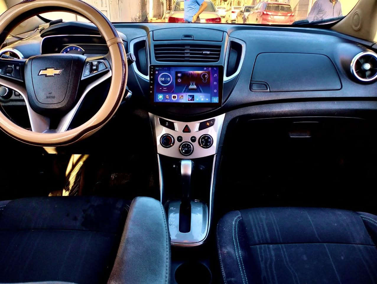 سلام عليكم سياره شوفر ليت تراكس ٢٠١٤
تلث قطع صبغ بيه السعر ٨٥وبيه مجال ***********
